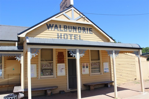 Walbundrie-Hotel.jpg
